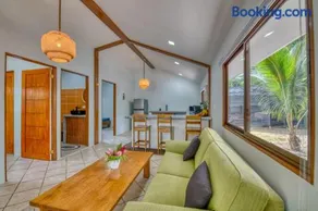 Oceanfront House with AC, Fast WiFi at Cocles Beachbreak - Image 5