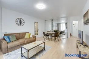 Spacious and comfortable apart with parking - Image 2