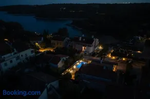 Captains Home - Image 2