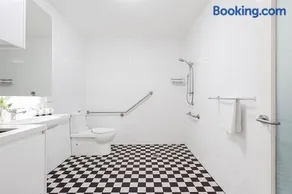 Art Deco Designer Studio in Lewisham - Image 3