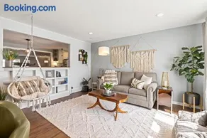 Sunset Ave Lux! 4BR Large Home in Downtown Boise - Image 3