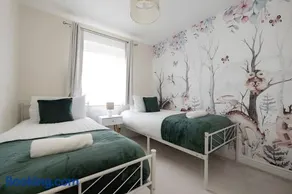 3 Bedroom House in Ebbsfleet - Image 3