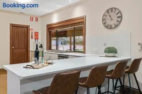 The Shamrock Luxury Retreat - Image 4