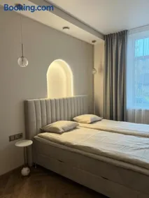 Apartamentai pirmame aukšte, miesto centre - Image 1