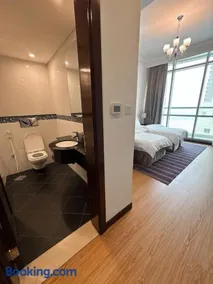 Spacious 3-Bedroom Apartment with Sea & City Views - Image 4