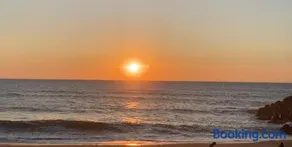 Spacieux T2 remis à neuf, à 3 min des plages, terrasse - Image 2