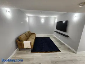 Modern 1-Bedroom Basement Suite - Image 1