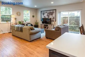 TWO townhomes for your giant group! - Image 2