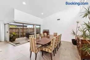 Tomakin Tonic managed by Batemans Bay Accom - Image 2