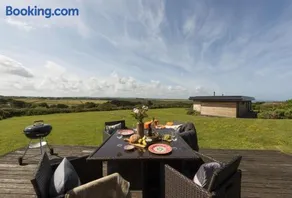 The Deck House - Image 3
