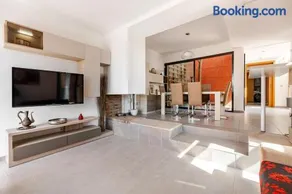 Family Home Pool & Beach, Port Aventura, BBQ, Bonmont Golf - Image 2