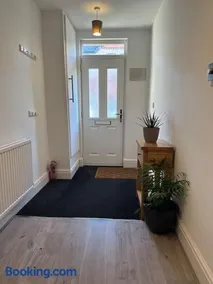 Spacious 5 bedroom house in Prestatyn, North Wales - Image 5