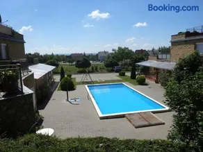 Amélia medencés apartman 10p-re a Tagore sétánytól - Image 1