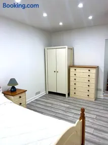 Ideal Guest House - Image 4