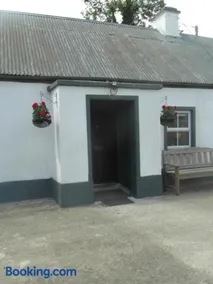 Country Cottage - Image 4