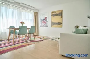Central rooftop apartment with AC and city view - Image 3