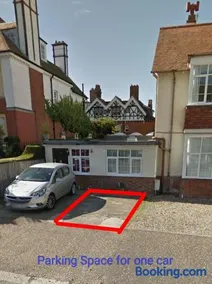 Leylands - Perfect location near town and beach - Image 2