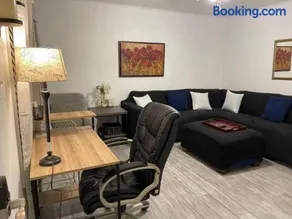 Comfort & Quiet in a central location - Image 1