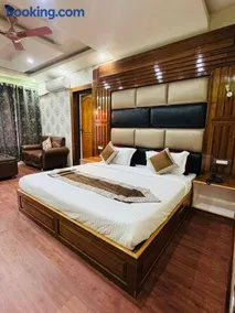 Hotel Shuhrah-I-Afaq - Near Srinagar Airport - Image 5