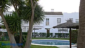 Agréable chalet adapté aux familles avec piscine, barbecue et jardin | Avec animaux acceptés - Image 4