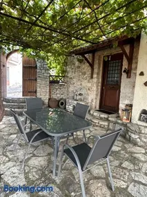 St. John Traditional House - Image 5