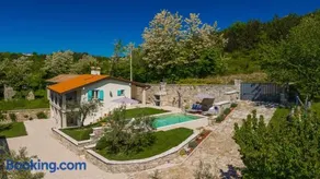Beautiful Villa Cartolina with pool in Buje - Image 1