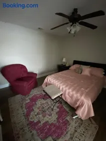 Upstairs Bed & Bath - Image 1