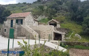 Secluded holiday house Postira, Brac - 17571 - Image 2