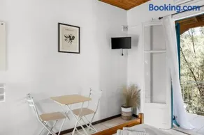 Oceanis Rooms - Image 3