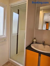 Verblijfpark Kasteel van Viane tiny house 4 personen minimum 7nachten - Image 4