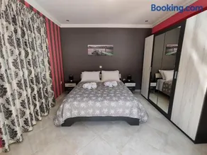 Silver Pearl Apartment - Image 1