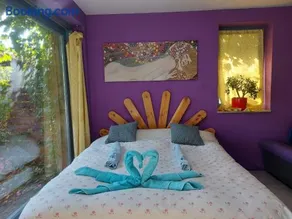 Guest House Bitter - Image 2