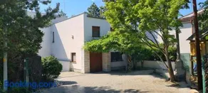 TopSenec-Lakeside Home - Image 3