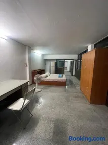 Room for rent near Silom - Image 1
