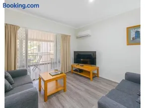 Beachfront Apartments Unit 18 - Image 4