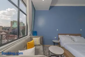 Lovely Condomnium on 10th floor - Image 5