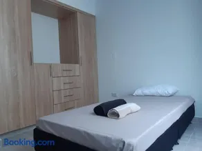 Hermosa Casa Vacacional con Piscina a 15 mins de Girardot o Melgar - Image 2