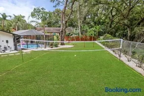 Backyard Games, Fire Pit, Heated Pool, Near Beach - Image 3