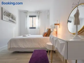 Family HOME SUITS Encantos de Sevilla - Image 1