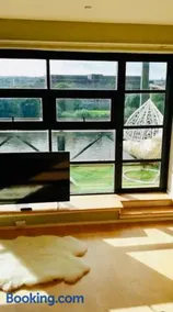 Glasgow City Centre G1 PENTHOUSE with RiverViews - Duplex - 4 Bedrooms, 3 Bathrooms, Kitchen, 1 Living room, 1 Dining room, 2 Terraces, Parking, Top Floor, 2050 sq ft, Merchant City - Image 3