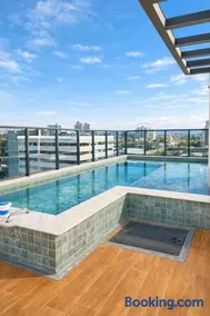 Apartamento com Suítes e Garagem Privativa - Image 1