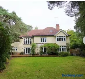 Beautiful Dorset Holiday Home in private grounds - Image 1