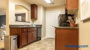 Landing Modern Apartment with Amazing Amenities (ID9647X69) - Image 3