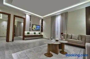 شقة بثلاث غرف فاخرة وبطراز أنيق - Image 2