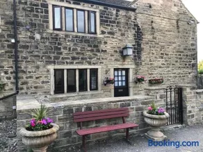 The Cottage, cosy 2 bedroom pet friendly perfect for contractors free secure parking,CCTV - Image 3