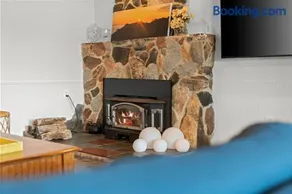 Cozy Pet-Friendly Condo l Pool l Dock l Walk to Parks - Image 3
