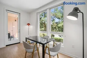 Elegant NEW 2BR - Getaway Saltwater Pools & Balcony - Image 3