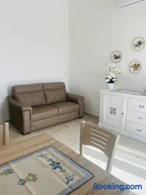 Superior Maladroxia Apartment - Image 1