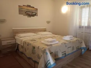 Apartments Vodarić Loznati - Image 4
