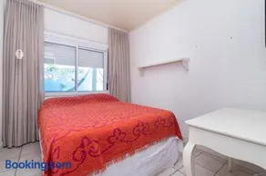 CASA COM PISCINA EM MORRINHOS - RUA HORTÊNCIA - Image 4